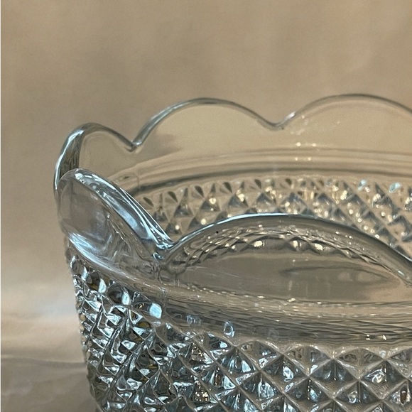 Diamond-Cut Vase - Picture 3 of 3